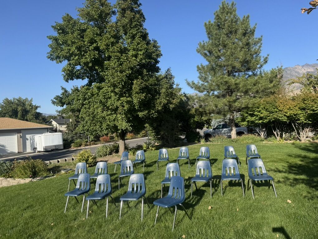 18x 9000 Series School Chair