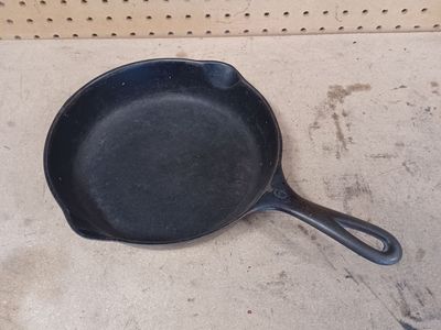 Wagner Ware cast iron skillet