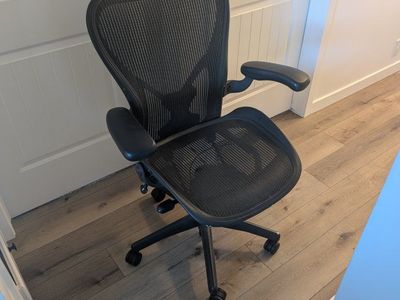Herman Miller Aeron Chair Size B