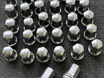 32 lug nuts take offs size M14x1.5