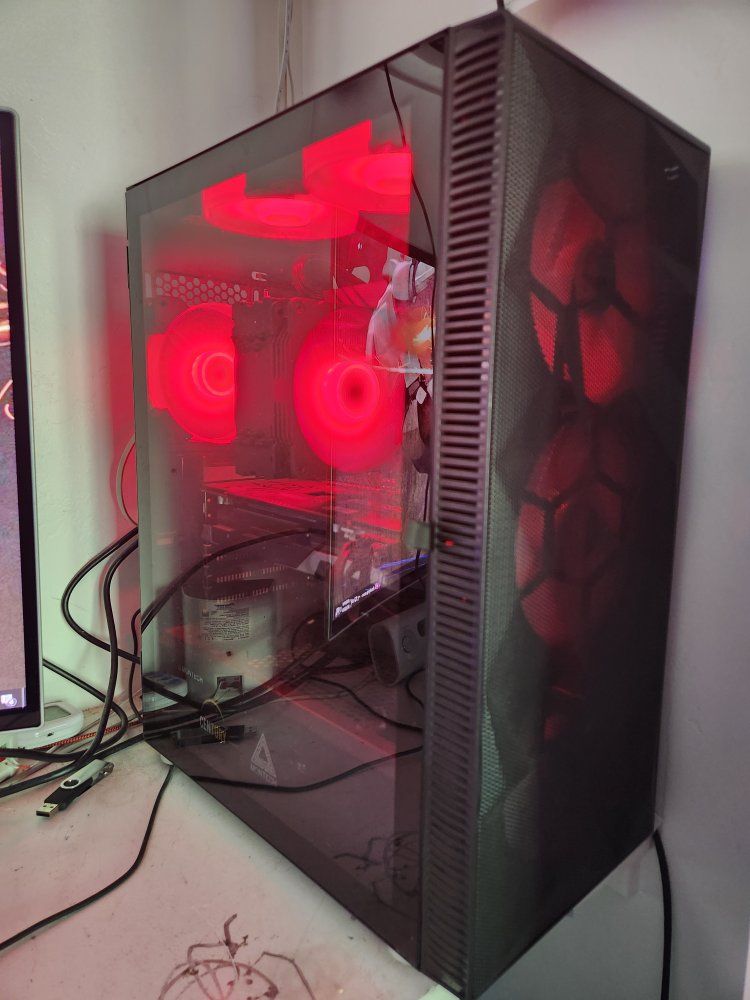 Gaming PC — Ryzen 5 / 16GB DDR4 / 8GB GPU