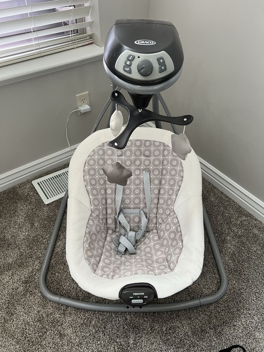 Graco Baby Swing - Gently Used Infant Swing with Adjustable Speed & Melodies