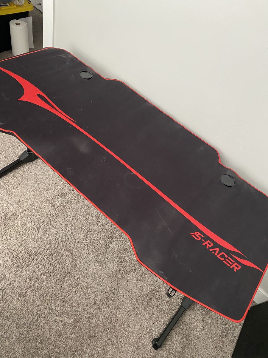 Gaming Chair And Table