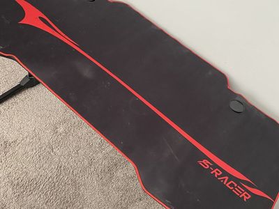 Gaming Chair And Table