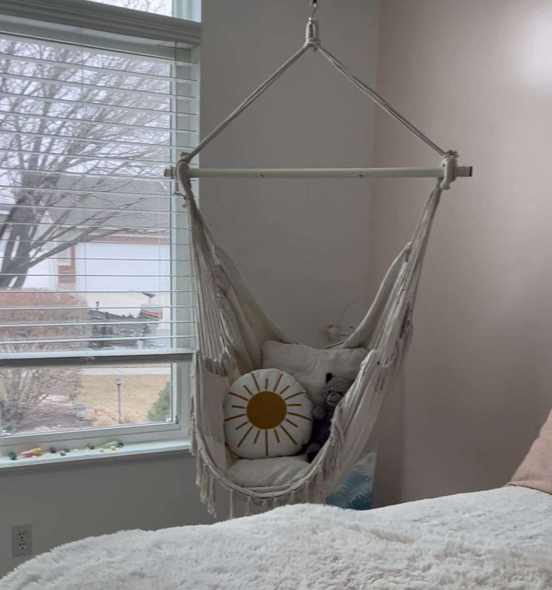 Hanging Hammock Chair - Off-White Macrame Fringe