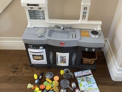 Step 2 Play Kitchen + Accessories