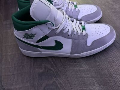 Mens NIKE Shoes Size 13