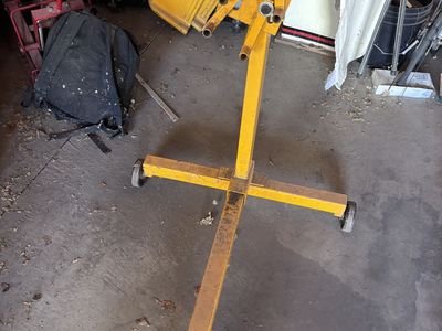 750 lb Wilmar Engine Stand