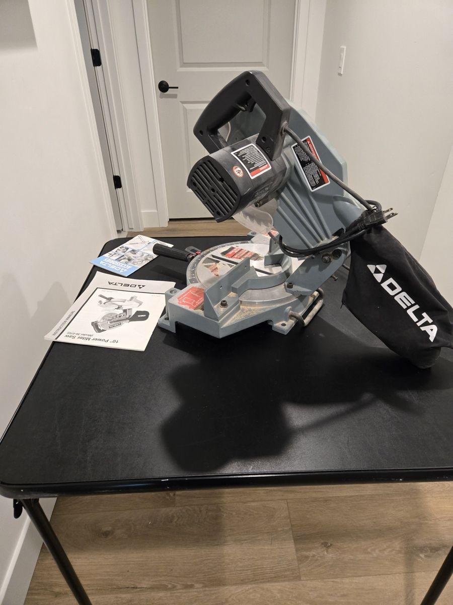 Delta 10" Miter Saw Model 36-070
