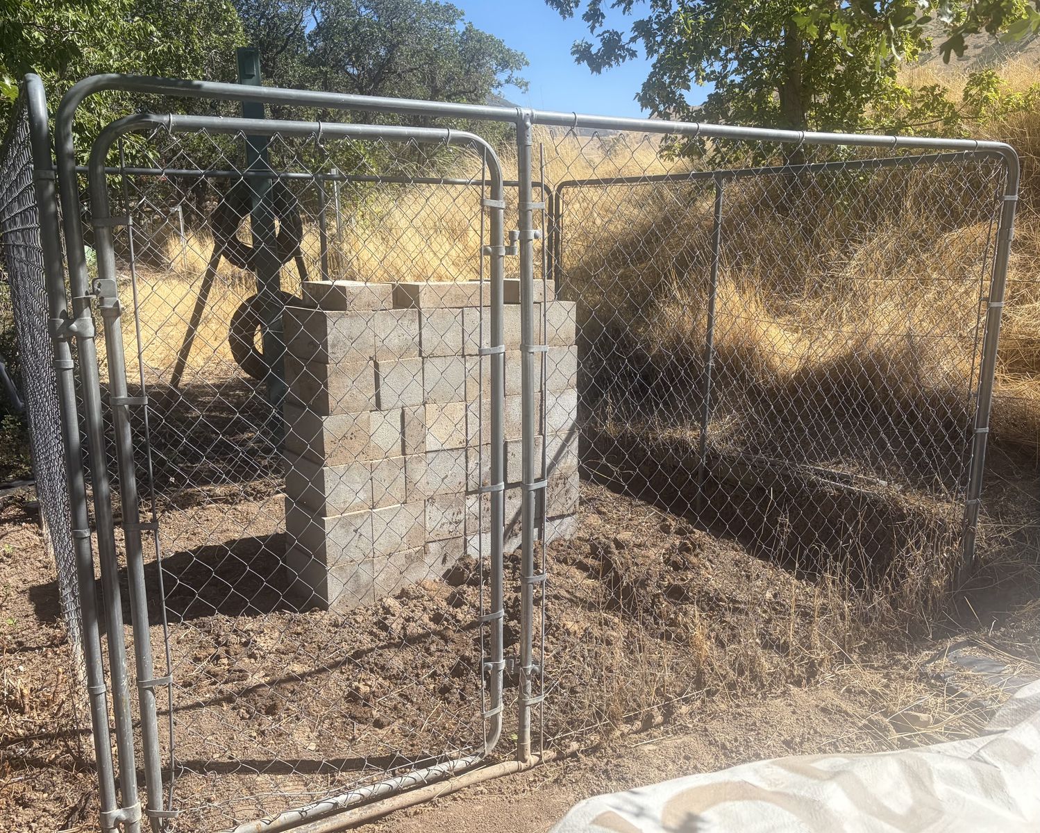 Outdoor dog kennel 