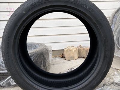 Goodyear Eagle Sport SUV tires size 295/40R22