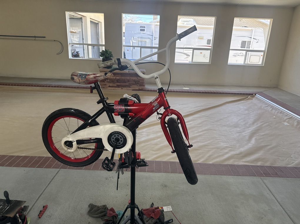 Lightening McQueen 16 Inch Boys Bike