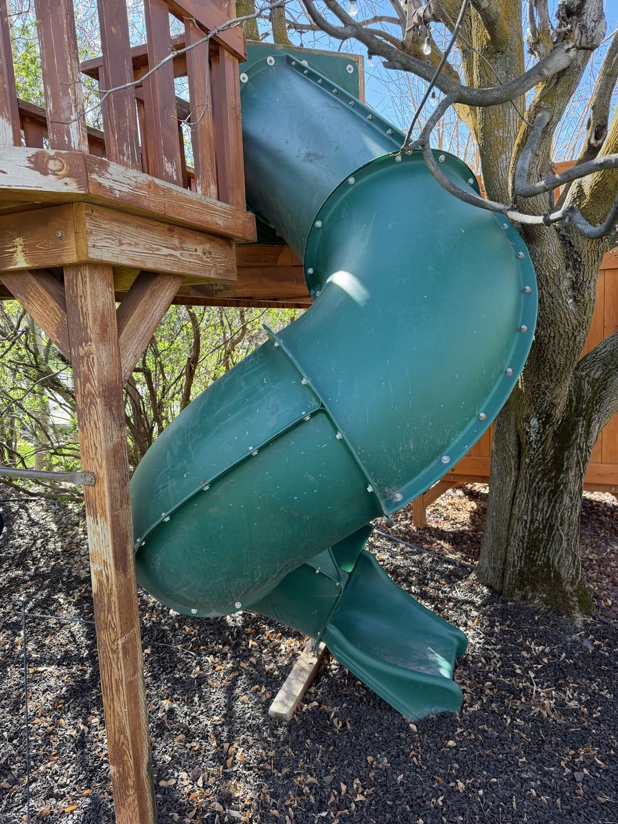Heavy-Duty Green Spiral Tube Slide for Treehouse or Playset, Durable Plastic Construction