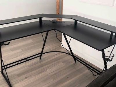 Gamer desk and chair