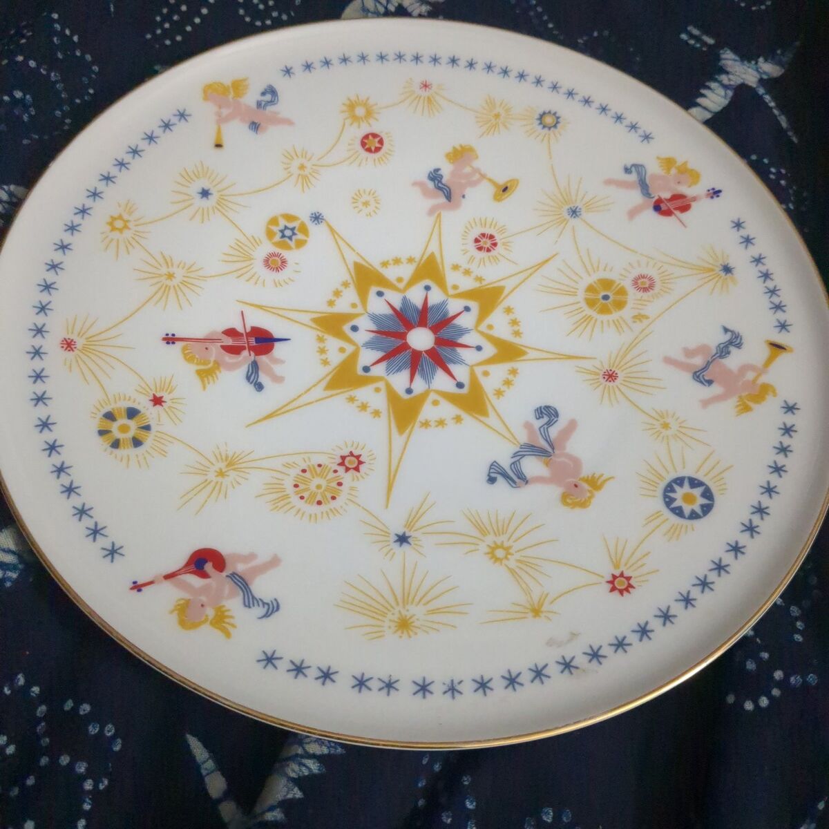 Vintage Heinrich Christmas plate