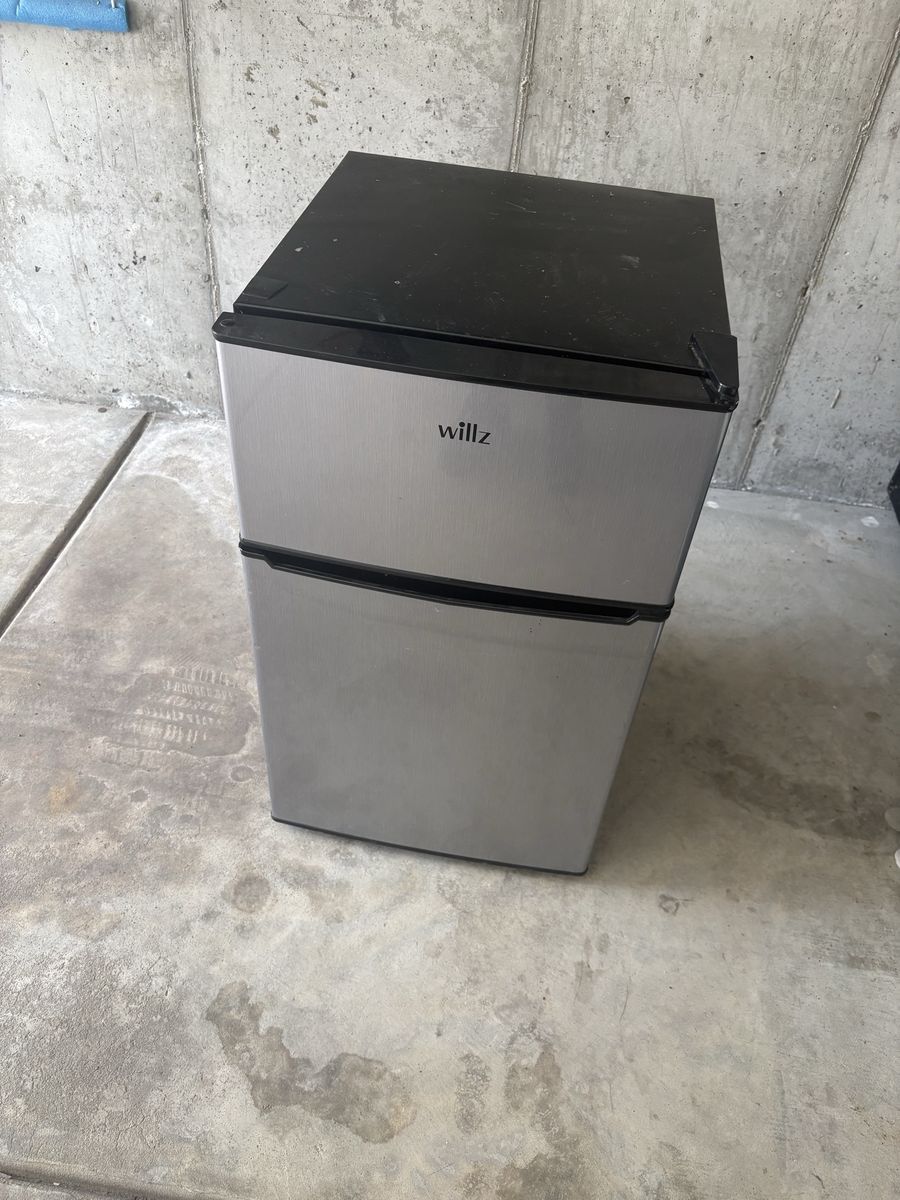 Willz Mini Fridge with Freezer Compartment, Silver, Compact Refrigerator