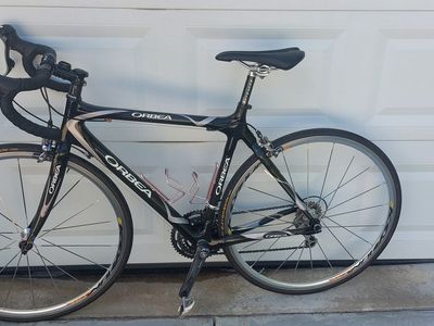 Orbea Carbon Road Bike with Shimano Ultegra Components and Mavic Wheels