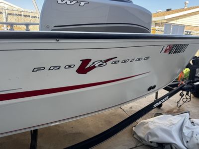 2019 Tracker Pro Guide V16 well equipped