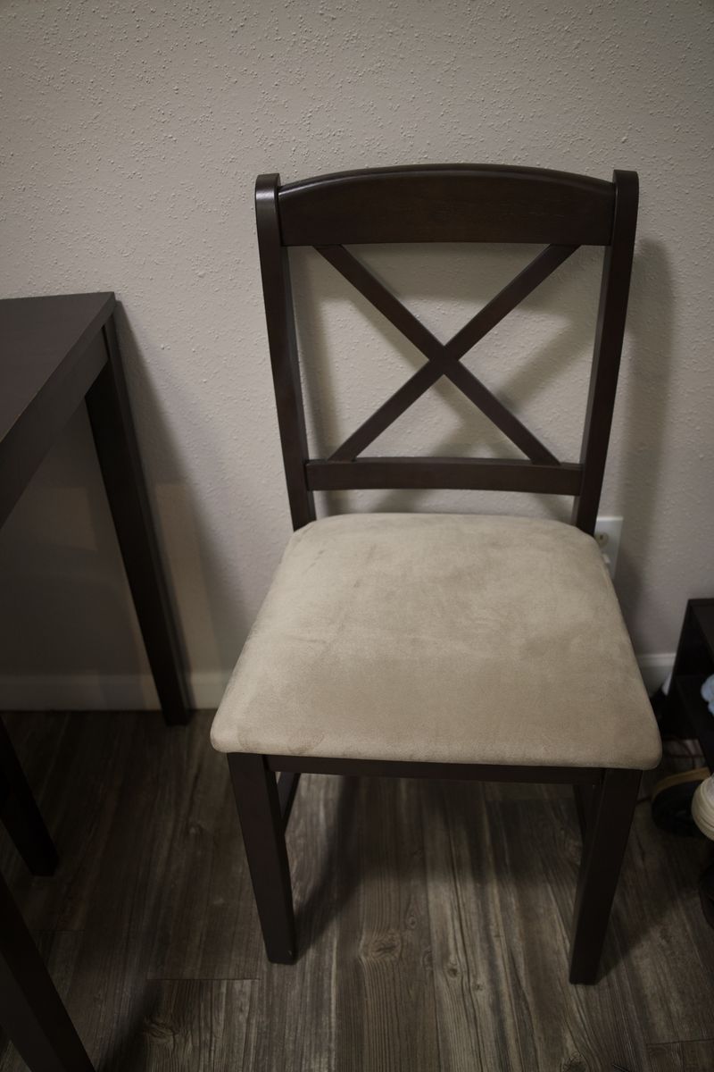 chair (complete dining set available)