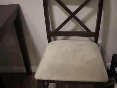 chair (complete dining set available)
