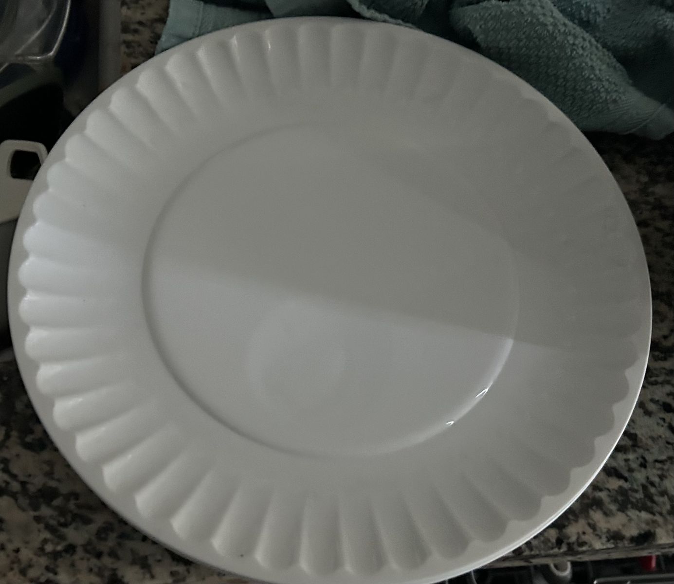 Plastic plates