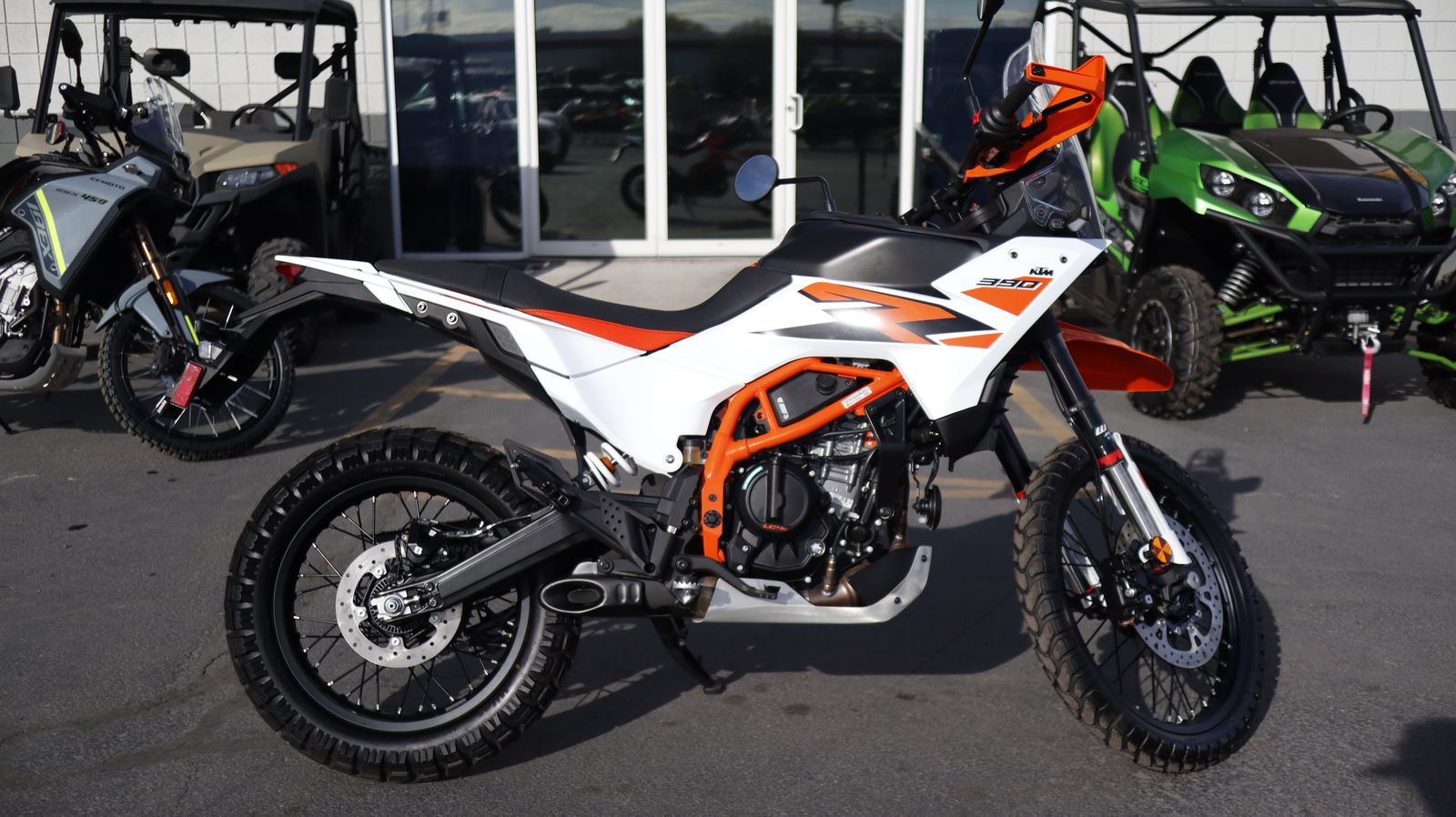 Main image 2