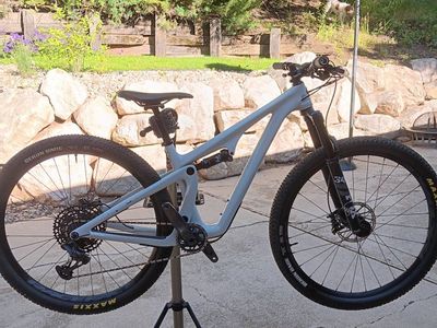Yeti SB 115 (Small)