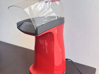 The Presto PopLite popcorn machine