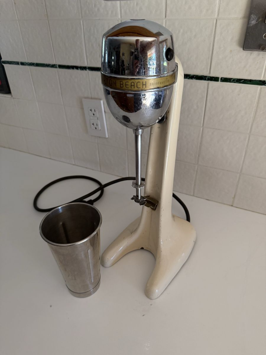 Vintage Hamilton Beach Drinkmaster Milkshake Malt Mixer Maker Chrome Cream Works. Vintage