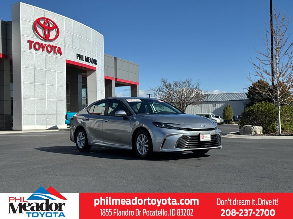 2025 Toyota Camry LE
