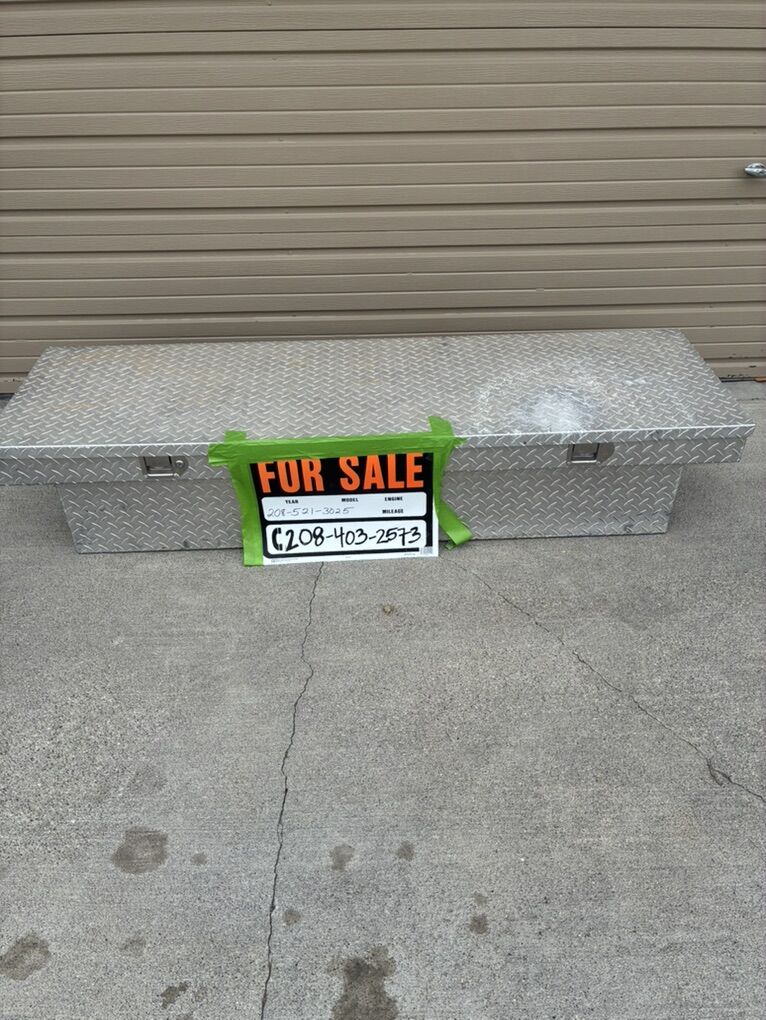 Diamond-Plated Pickup Truck Toolbox