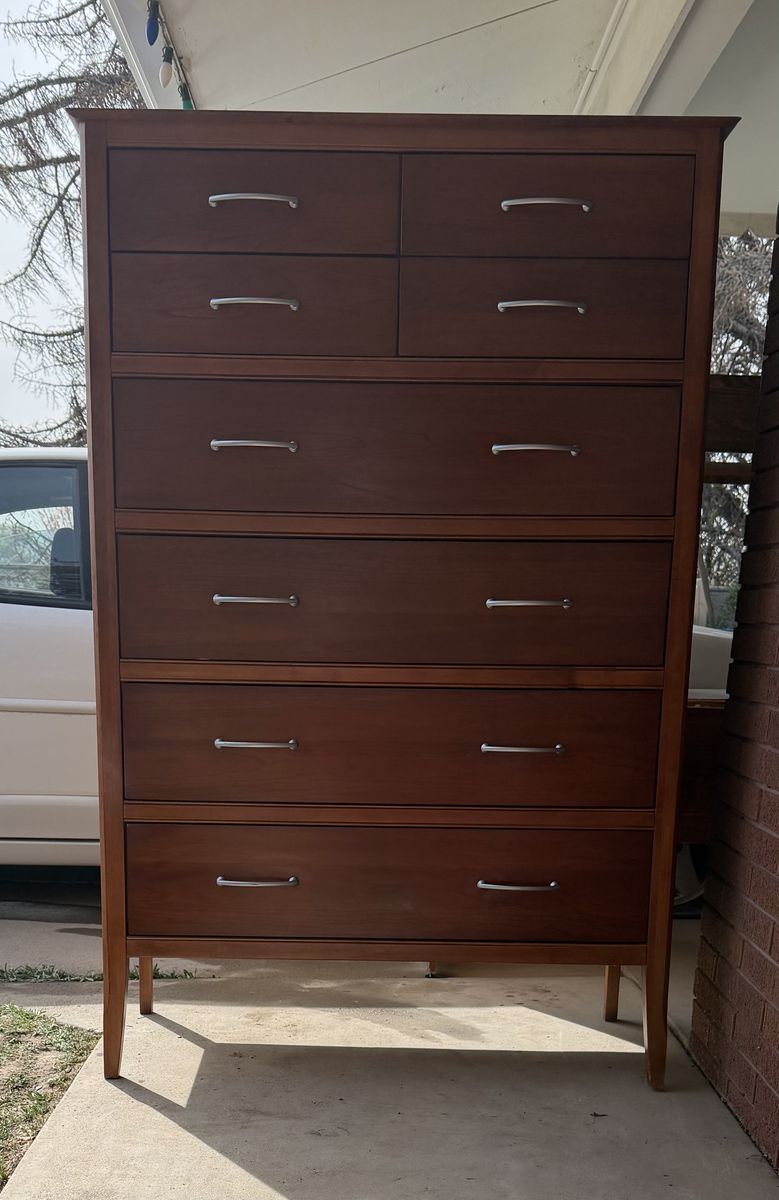 Beautiful 8 drawer Dresser