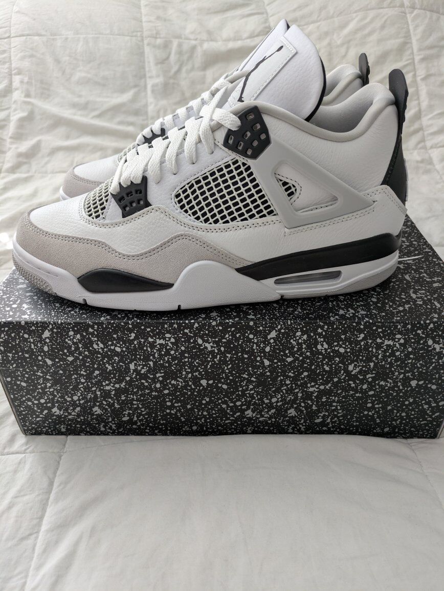 Air Jordan 4 Retro