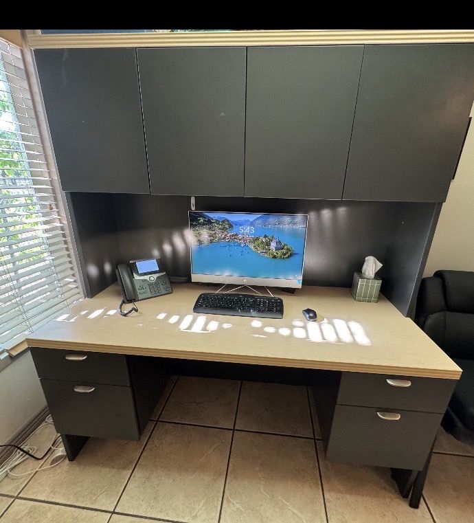 Office Desk with Hutch