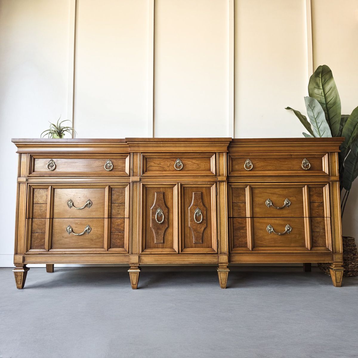 *FREE DELIVERY* Vintage Dixie Wood Dresser/Sideboard!