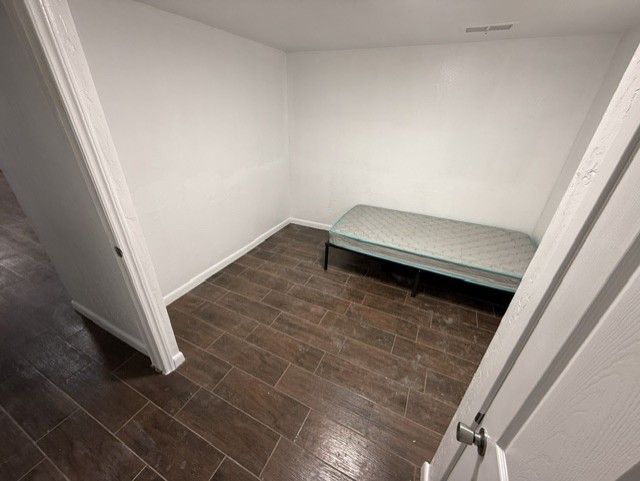 Main image 17