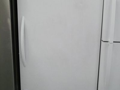 Frost Free Upright 20 CF Freezer~90 Day Guarnatee
