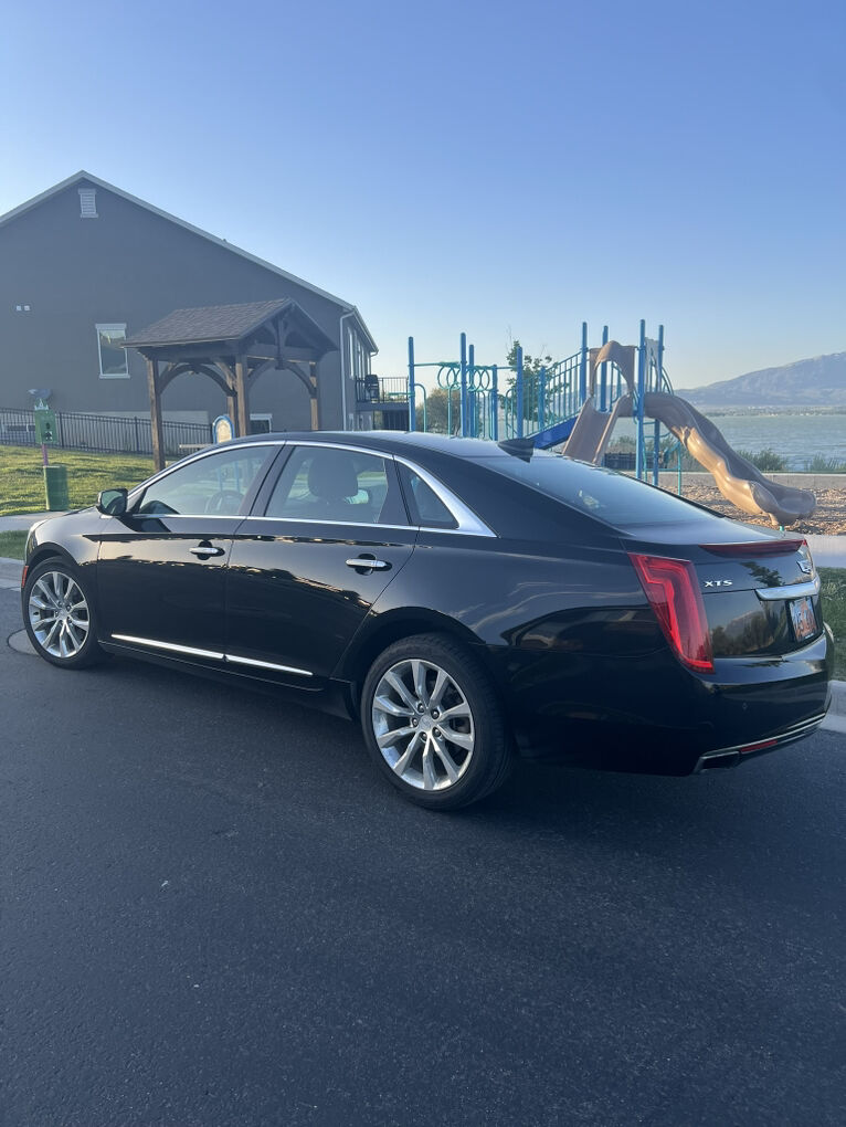 2017 CADILLAC XTS Premium Luxury