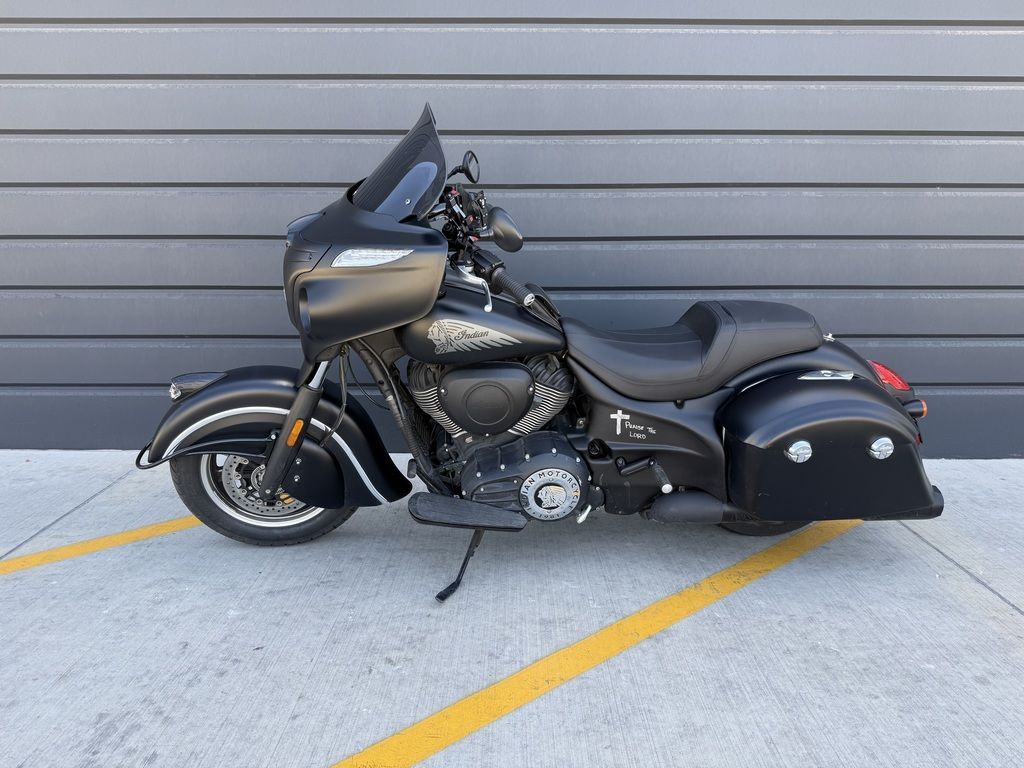 2017 Indian Motorcycle® Chieftain Dark Horse® Thunder Black Smoke
