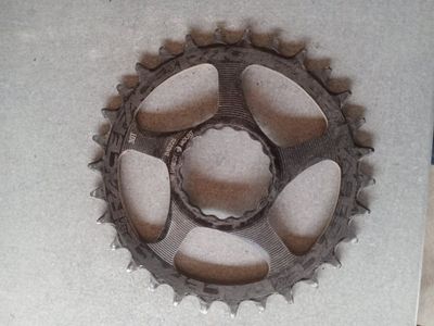 RaceFace cinch 30t chainring. aluminum 1x12