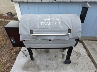 Traeger Pro 34 with Thermal Blanket and Cover