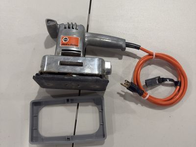 Black And Decker 1/4 Square Sander