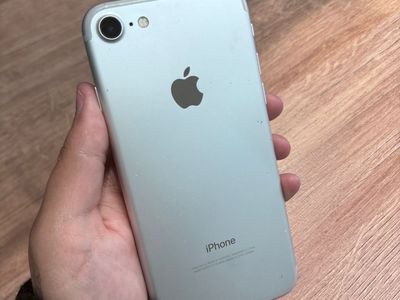 IPHONE 7 128GB - Unlocked