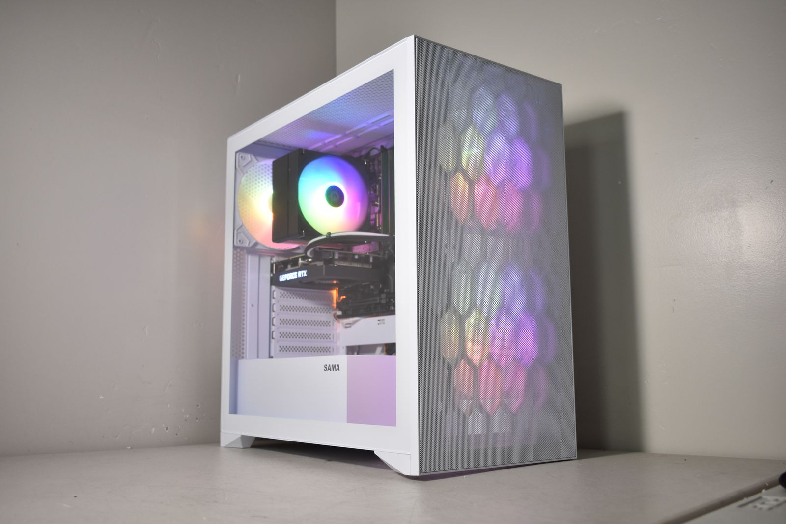 White ARGB Gaming - i7-8700T, RTX 3050, 16gb DDR4, NVME