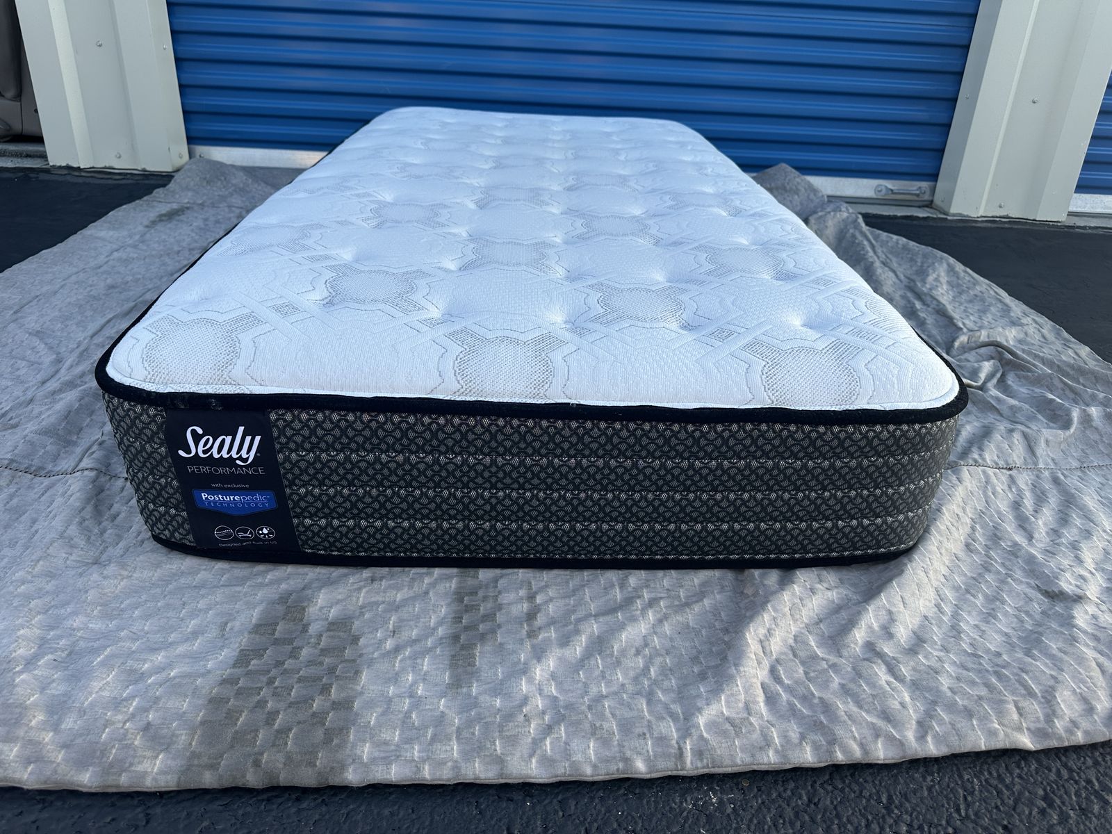 11” Sealy Posturepedic Twin Mattress