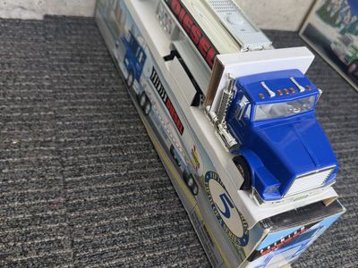 Hess 1999 Blue & White Diesel 18-Wheeler Truck Toy (5th in Series)