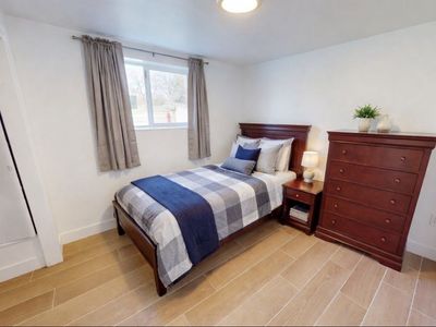 Bedroom Set #2 (Full/Queen Bedroom Set)