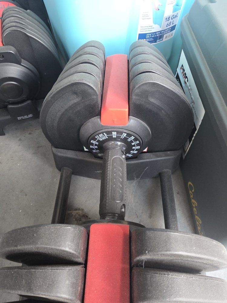 Adjustable dumbbells