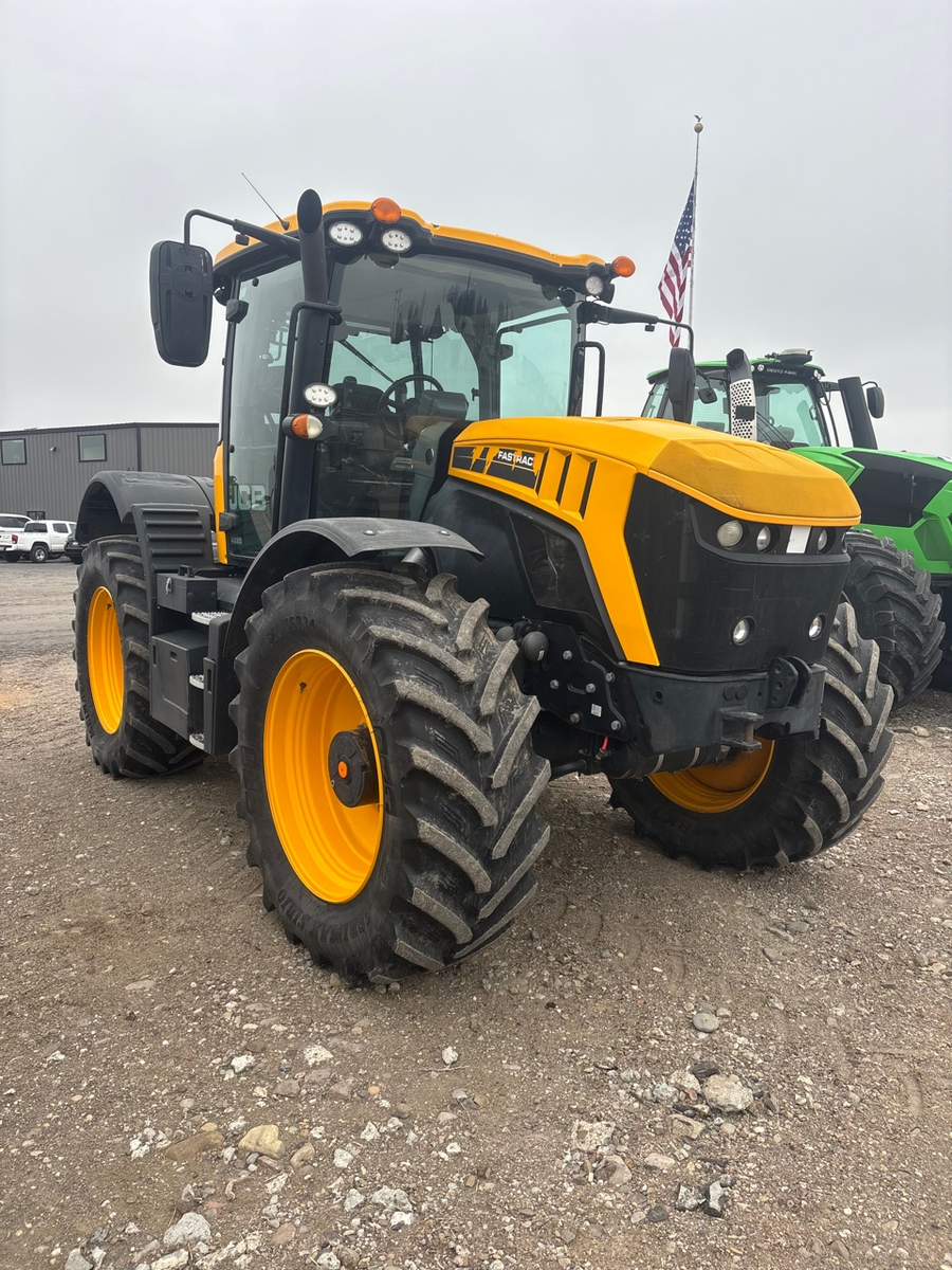 4220 Fastrac Tractor