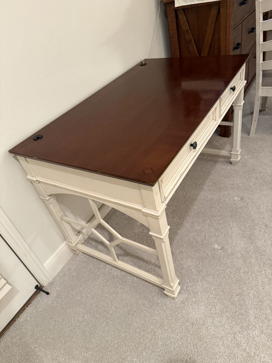 Table two drawer desk